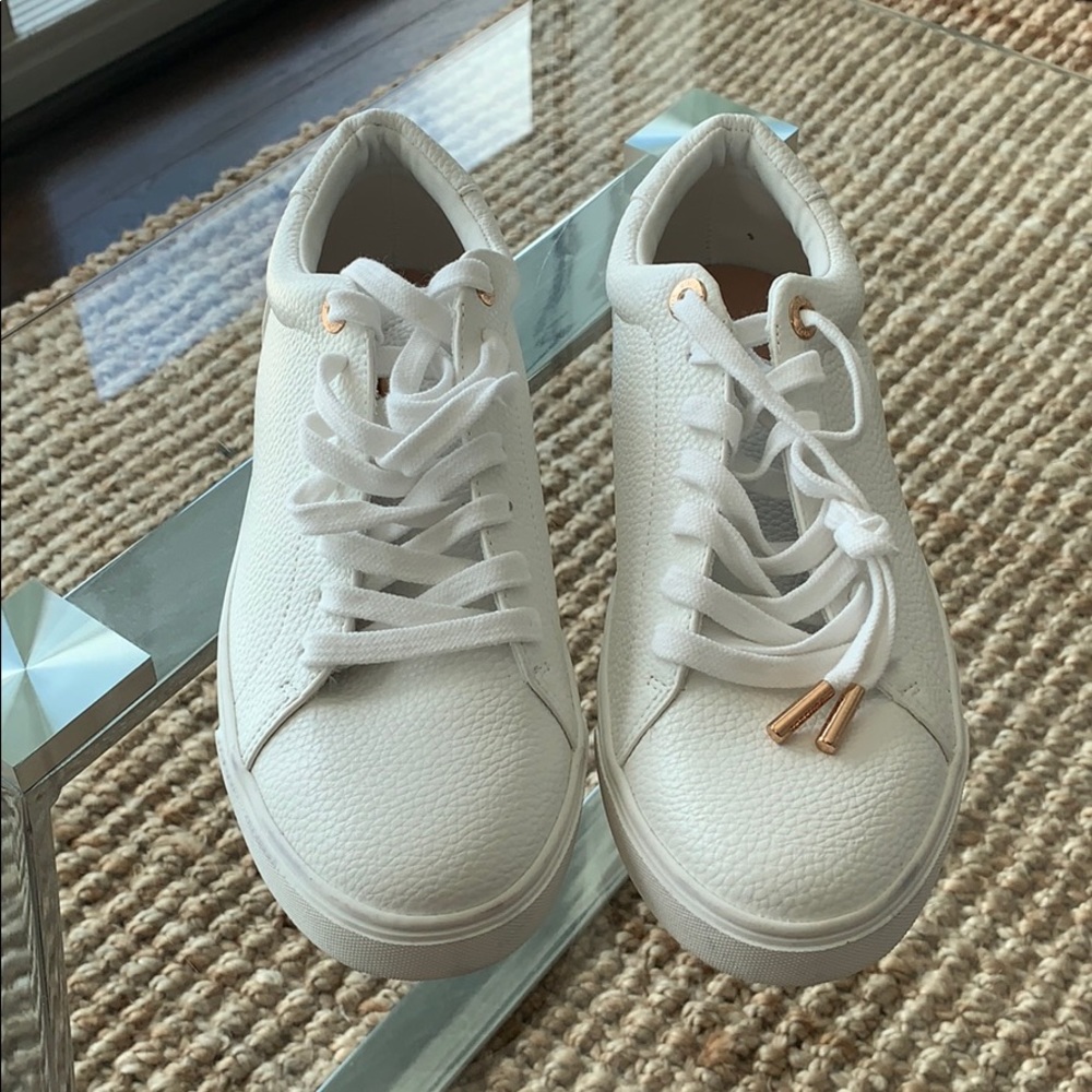 Brand New Topshop White Sneakers Size 8.5